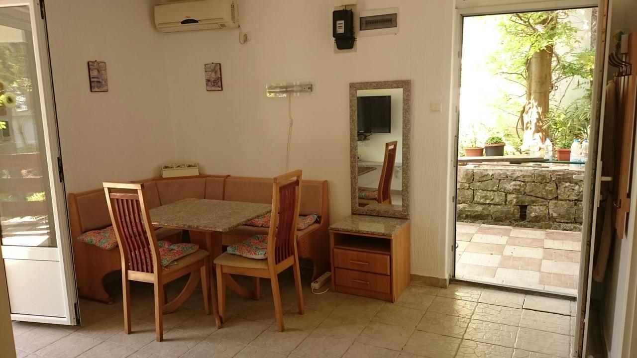 Bg Apartman Sutomore Exterior foto